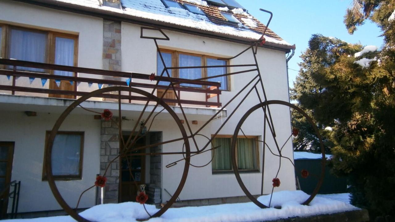Hotel Rozsakert Vendeghaz Romhány Zewnętrze zdjęcie