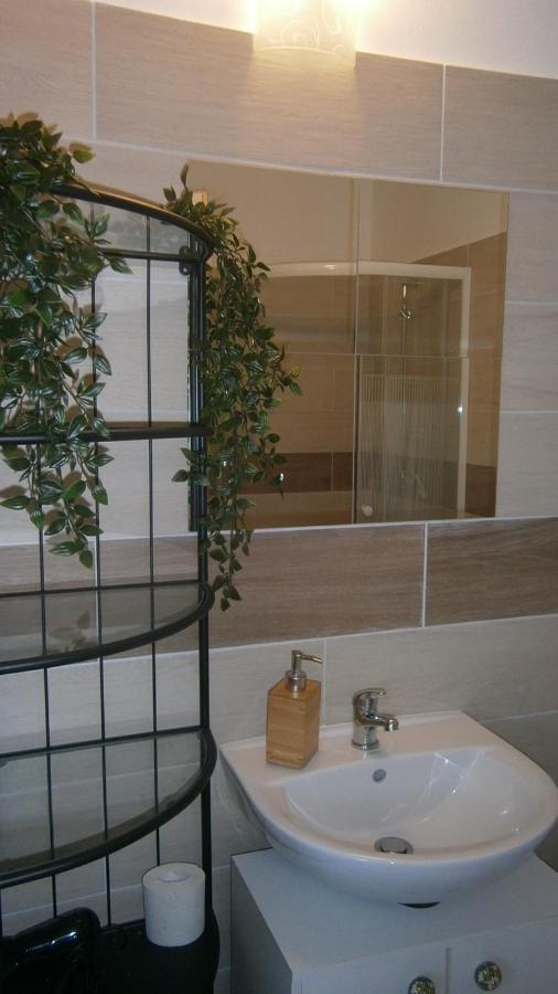 Hotel Rozsakert Vendeghaz Romhány Zewnętrze zdjęcie