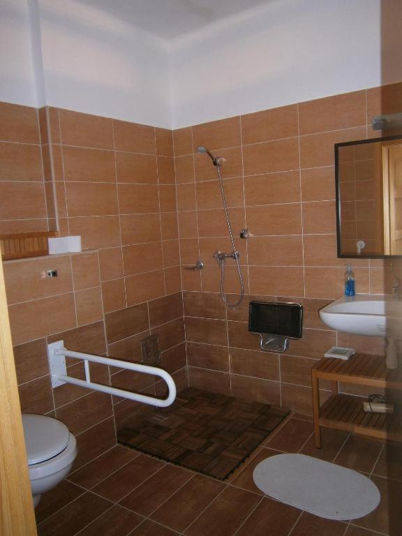 Hotel Rozsakert Vendeghaz Romhány Zewnętrze zdjęcie