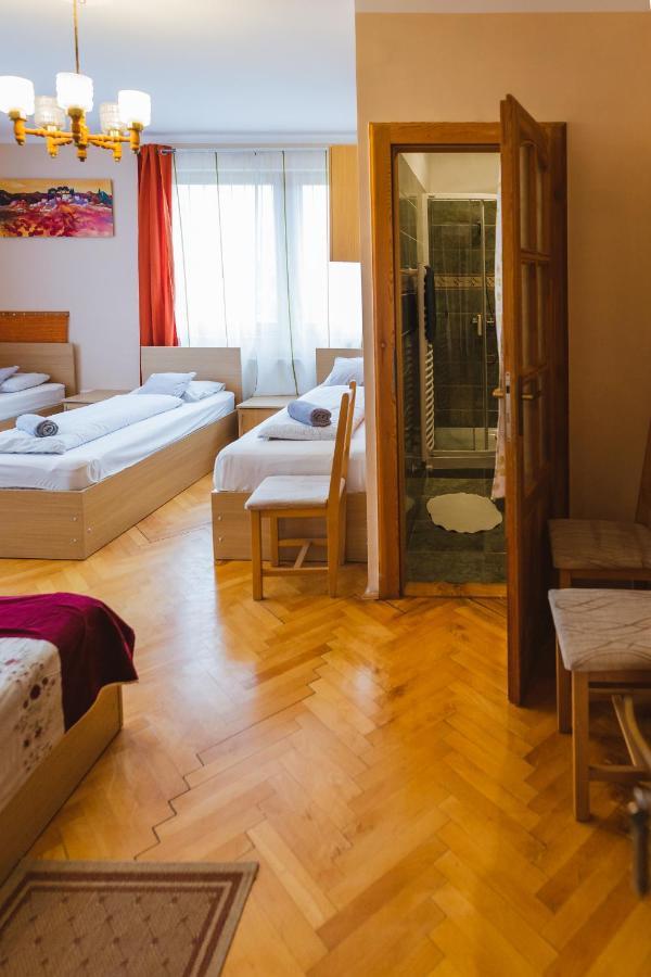 Hotel Rozsakert Vendeghaz Romhány Zewnętrze zdjęcie
